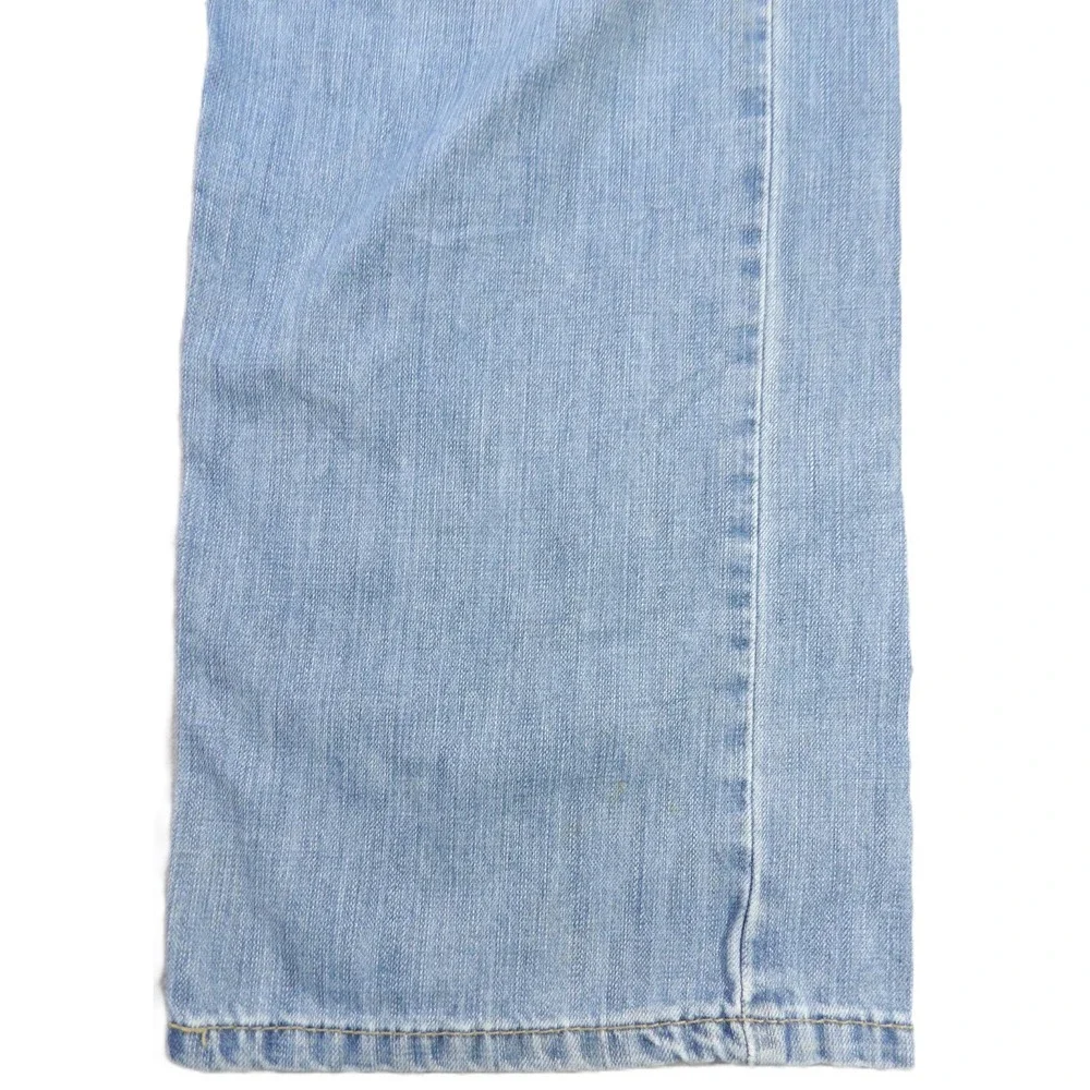 Levis this pair